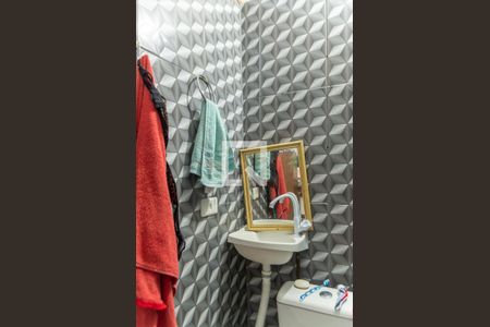 Casa à venda com 140m², 2 quartos e 2 vagas Casa à venda com 140m², 2 quartos e 2 vagasBanheiro de Serviço