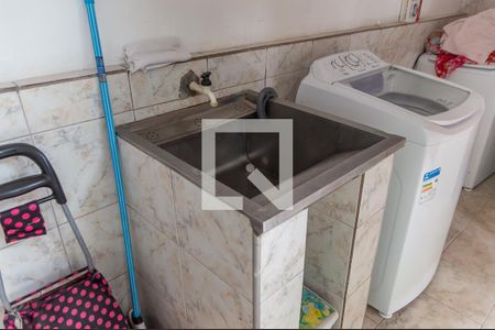 Casa à venda com 140m², 2 quartos e 2 vagas Casa à venda com 140m², 2 quartos e 2 vagasÁrea de Serviço