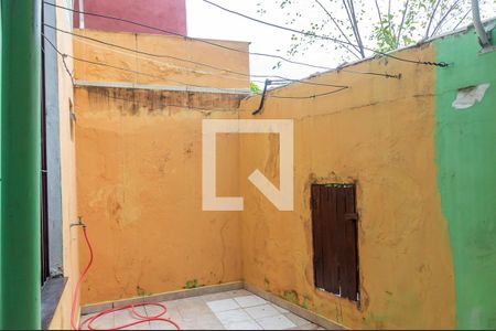 Casa à venda com 140m², 2 quartos e 2 vagas Casa à venda com 140m², 2 quartos e 2 vagasVaranda