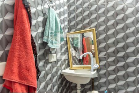 Casa à venda com 140m², 2 quartos e 2 vagas Casa à venda com 140m², 2 quartos e 2 vagasBanheiro de Serviço