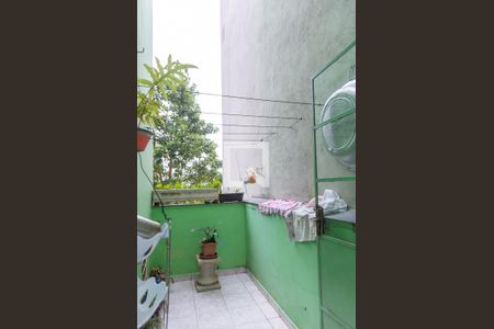 Casa à venda com 140m², 2 quartos e 2 vagas Casa à venda com 140m², 2 quartos e 2 vagasVaranda