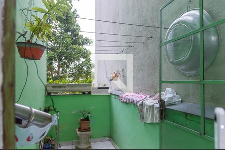 Casa à venda com 140m², 2 quartos e 2 vagas Casa à venda com 140m², 2 quartos e 2 vagasVaranda