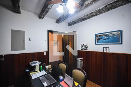 Casa à venda com 600m², 4 quartos e 3 vagasEscritório