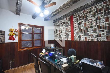 Casa à venda com 600m², 4 quartos e 3 vagasEscritório