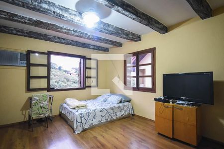 Casa à venda com 600m², 4 quartos e 3 vagasSuíte 1