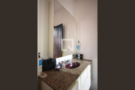 Casa à venda com 600m², 4 quartos e 3 vagasBanheiro suíte 1