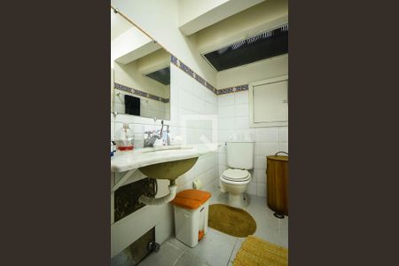 Casa à venda com 600m², 4 quartos e 3 vagasBanheiro suíte 4