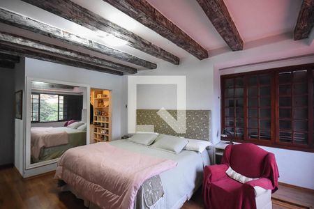 Casa à venda com 600m², 4 quartos e 3 vagasSuíte 2