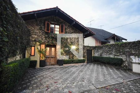 Casa à venda com 600m², 4 quartos e 3 vagasFachada