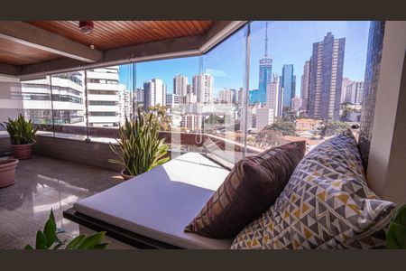 Apartamento para alugar com 4 quartos, 190m² em Aclimação, São Paulo