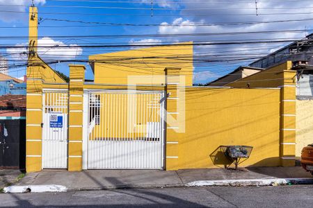 Casa de condomínio para alugar com 80m², 2 quartos e 1 vaga Casa de condomínio para alugar com 80m², 2 quartos e 1 vagaFachada