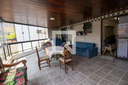 Apartamento à venda com 106m², 2 quartos e 1 vagaVaranda