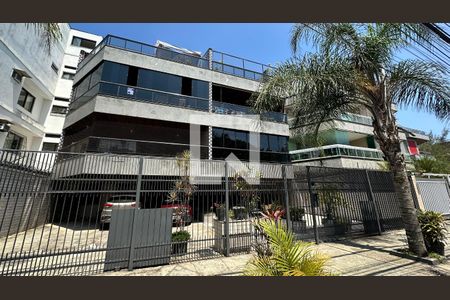 Apartamento à venda com 106m², 2 quartos e 1 vagaFachada