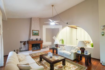 Sala de casa para alugar com 4 quartos, 360m² em Medianeira, Porto Alegre