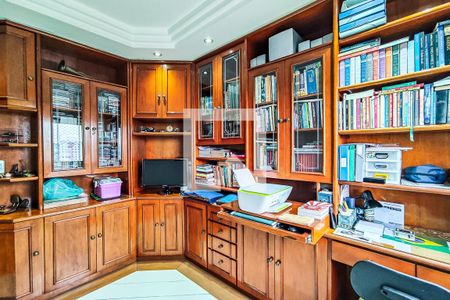 Apartamento à venda com 176m², 4 quartos e 3 vagas Apartamento à venda com 176m², 4 quartos e 3 vagasEscritório / Quarto