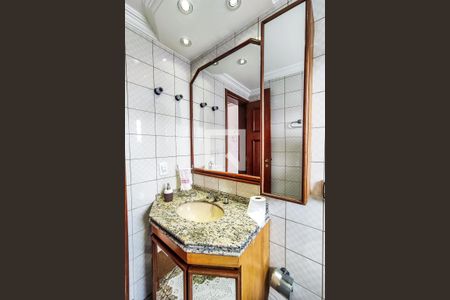 Apartamento à venda com 176m², 4 quartos e 3 vagas Apartamento à venda com 176m², 4 quartos e 3 vagasBanheiro Suíte 2