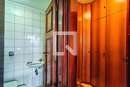 Apartamento à venda com 176m², 4 quartos e 3 vagas Apartamento à venda com 176m², 4 quartos e 3 vagasÁrea de Serviço - Quarto e Banheiro