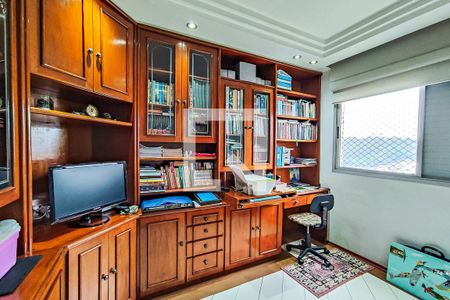 Apartamento à venda com 176m², 4 quartos e 3 vagas Apartamento à venda com 176m², 4 quartos e 3 vagasEscritório / Quarto