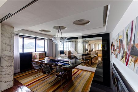 Apartamento à venda com 460m², 4 quartos e 2 vagas Apartamento à venda com 460m², 4 quartos e 2 vagasSala