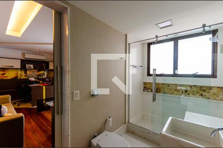 Apartamento à venda com 460m², 4 quartos e 2 vagas Apartamento à venda com 460m², 4 quartos e 2 vagasBanheiro da Suíte 2