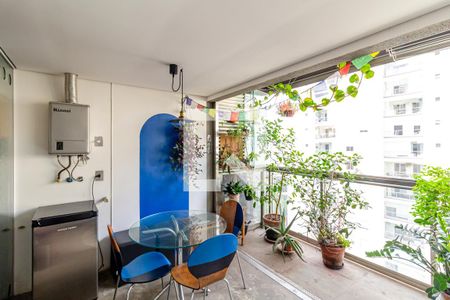 Apartamento para alugar com 74m², 1 quarto e 1 vagaVaranda