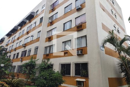 Apartamento à venda com 47m², 2 quartos e 1 vaga Apartamento à venda com 47m², 2 quartos e 1 vagaFachada do bloco