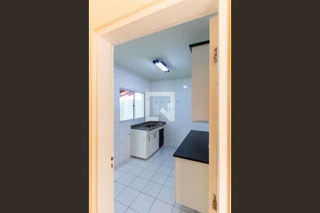 Casa de condomínio para alugar com 85m², 2 quartos e 2 vagasCozinha