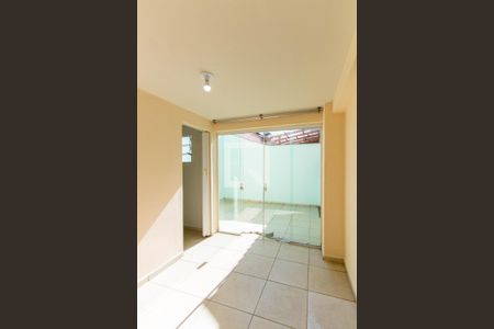 Casa de condomínio para alugar com 85m², 2 quartos e 2 vagasSala 2