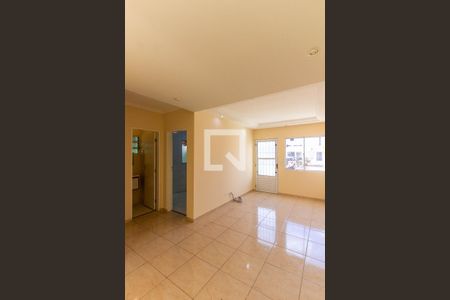Casa de condomínio para alugar com 85m², 2 quartos e 2 vagasSala