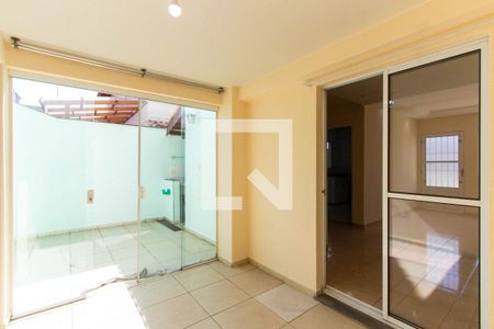 Sala 2 de casa de condomínio para alugar com 2 quartos, 85m² em Granja Viana, Cotia