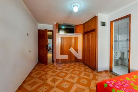 Casa à venda com 341m², 4 quartos e 2 vagasSuíte 2