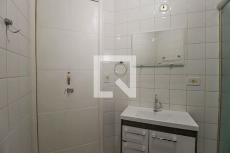 Banheiro de apartamento para alugar com 3 quartos, 52m² em Vila Ema, São Paulo