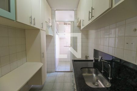 Cozinha de apartamento para alugar com 3 quartos, 52m² em Vila Ema, São Paulo
