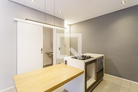 Sala/Cozinha de casa de condomínio à venda com 1 quarto, 100m² em Indianópolis, São Paulo