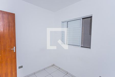 Quarto 2 de apartamento para alugar com 2 quartos, 45m² em Jardim Mangalot, São Paulo