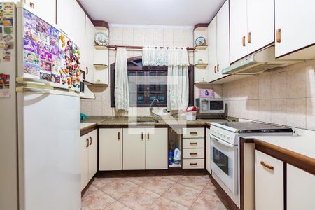 Casa para alugar com 240m², 4 quartos e 2 vagasCozinha