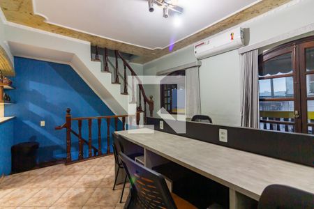 Sala 2 de casa para alugar com 4 quartos, 240m² em Jardim Roberto, Osasco