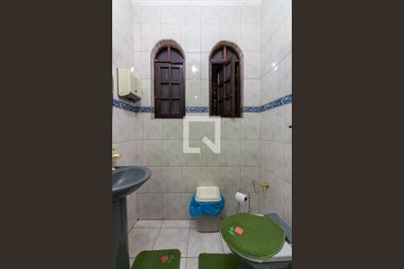 Casa para alugar com 240m², 4 quartos e 2 vagasBanheiro