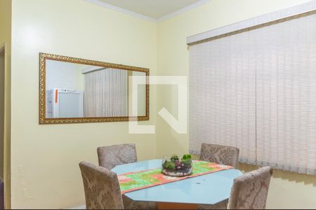 Casa à venda com 155m², 3 quartos e 2 vagas Casa à venda com 155m², 3 quartos e 2 vagasCozinha