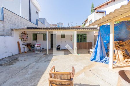 Casa à venda com 70m², 1 quarto e 2 vagasQuintal