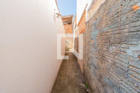 Casa à venda com 70m², 1 quarto e 2 vagasCorredor