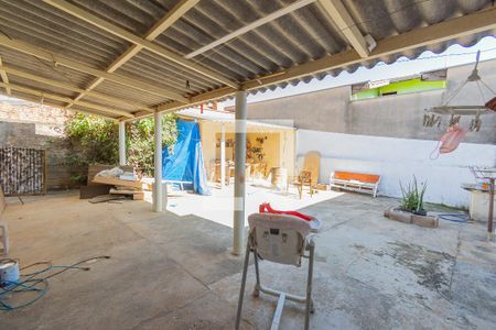 Casa à venda com 70m², 1 quarto e 2 vagasQuintal