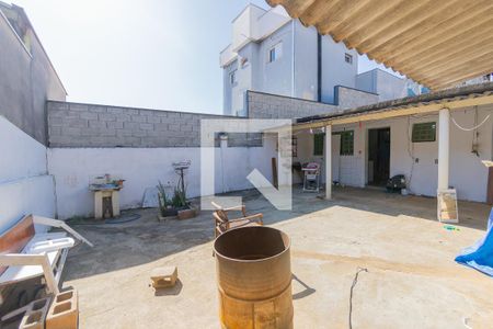 Casa à venda com 70m², 1 quarto e 2 vagasQuintal