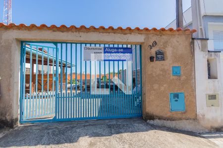 Casa à venda com 70m², 1 quarto e 2 vagasFachada