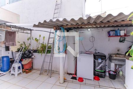 Casa à venda com 150m², 3 quartos e 2 vagas Casa à venda com 150m², 3 quartos e 2 vagasÁrea de Serviço