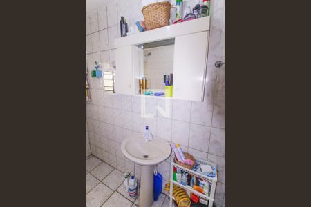 Casa à venda com 150m², 3 quartos e 2 vagas Casa à venda com 150m², 3 quartos e 2 vagasCasa 2 Banheiro