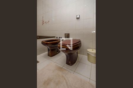 Casa à venda com 248m², 4 quartos e 4 vagasBanheiro Social 