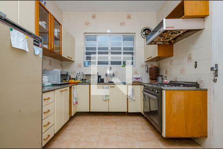 Casa à venda com 248m², 4 quartos e 4 vagasCozinha