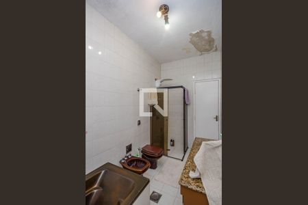 Casa à venda com 248m², 4 quartos e 4 vagasBanheiro Social 