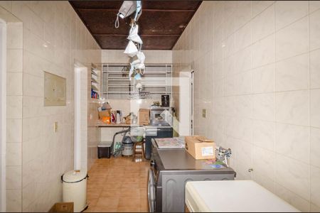 Casa à venda com 248m², 4 quartos e 4 vagasÁrea de Serviço